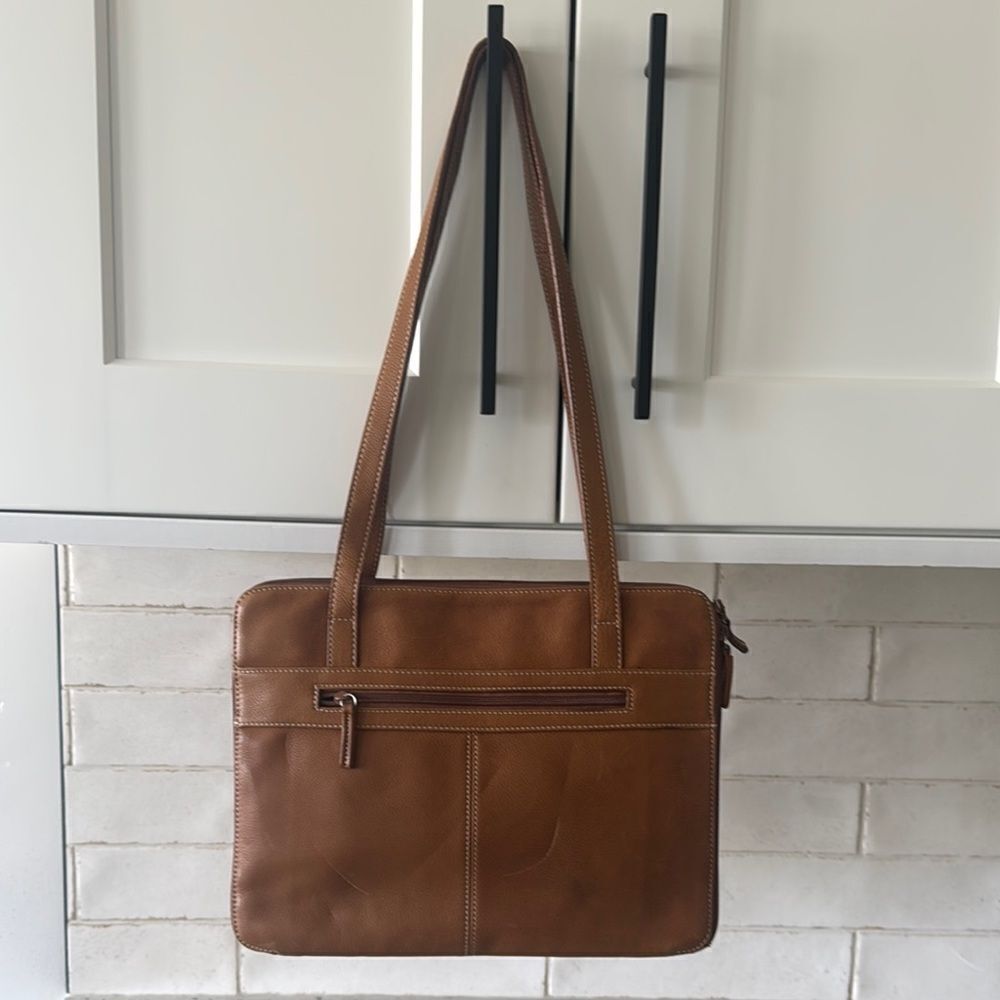 Tignanello Vintage Tan Genuine Leather Women’s Shoulder Handbag Zip Compartments